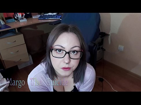 ❤️ Сексуальна дівчина в окулярах глибоко відсмоктує дилдо на камеру ☑  Секс на uk.xxxtophd.ru ❌❤
